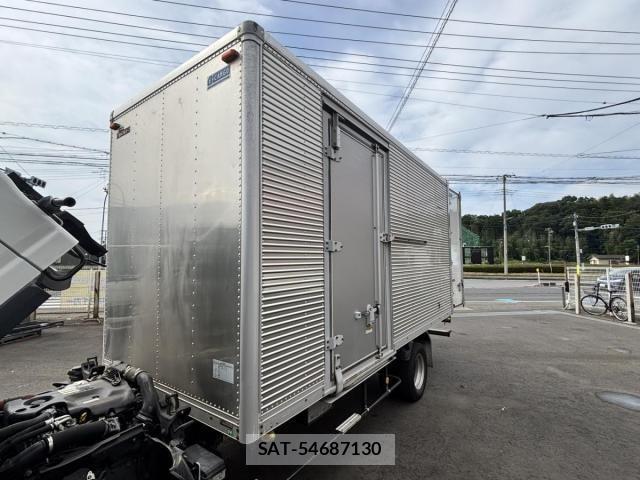 Isuzu ELF TRUCK 2015-06 8335698-12