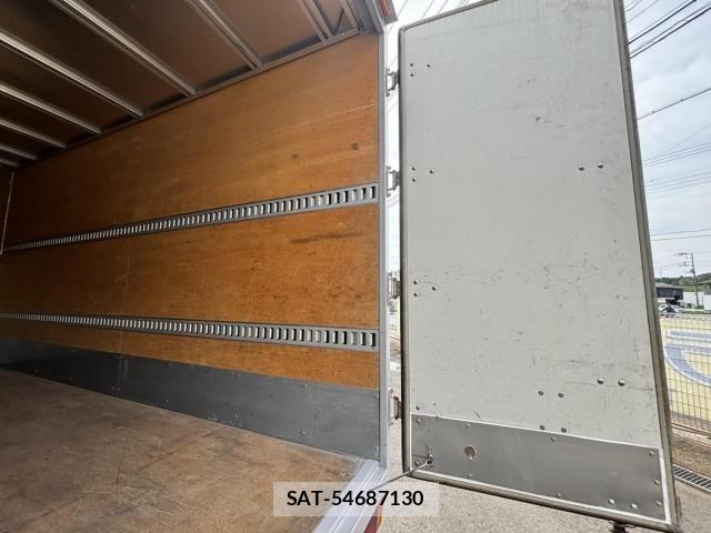 Isuzu ELF TRUCK 2015-06 8335698-16