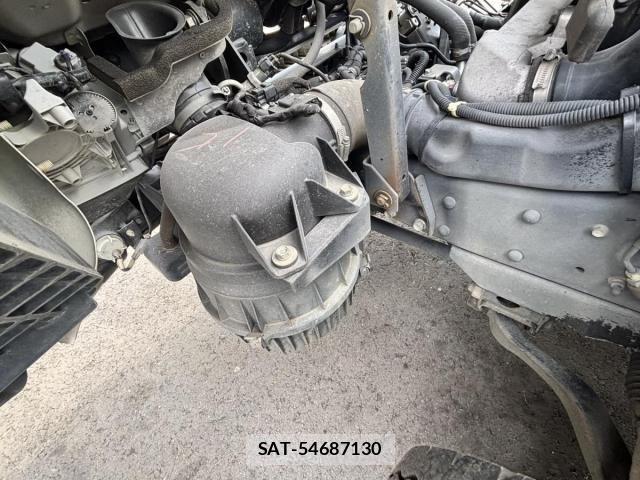 Isuzu ELF TRUCK 2015-06 8335698-29