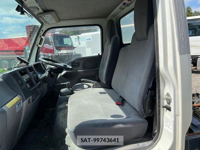 Isuzu ELF TRUCK 2013-07 8335713-9