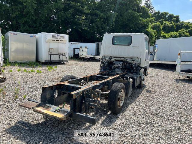 Isuzu ELF TRUCK 2013-07 8335713-2