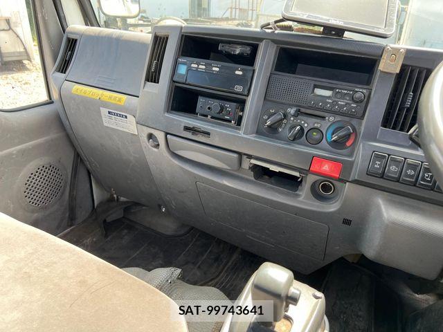 Isuzu ELF TRUCK 2013-07 8335713-6