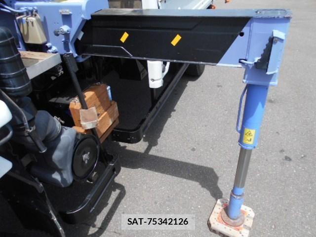 Isuzu ELF TRUCK 2003-03 8335684-10