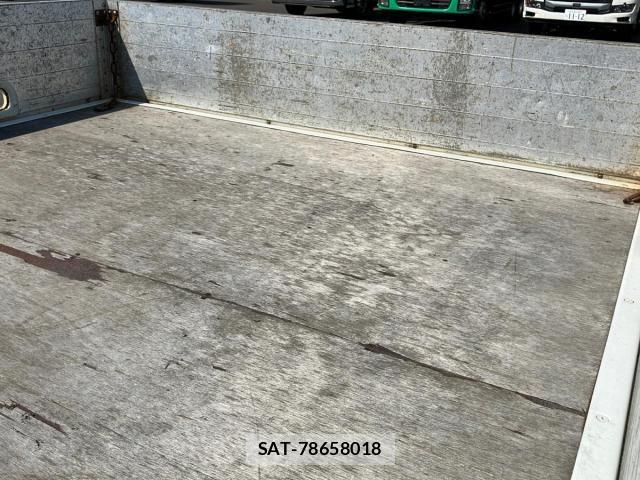 Isuzu ELF TRUCK 2013-07 8335706-9