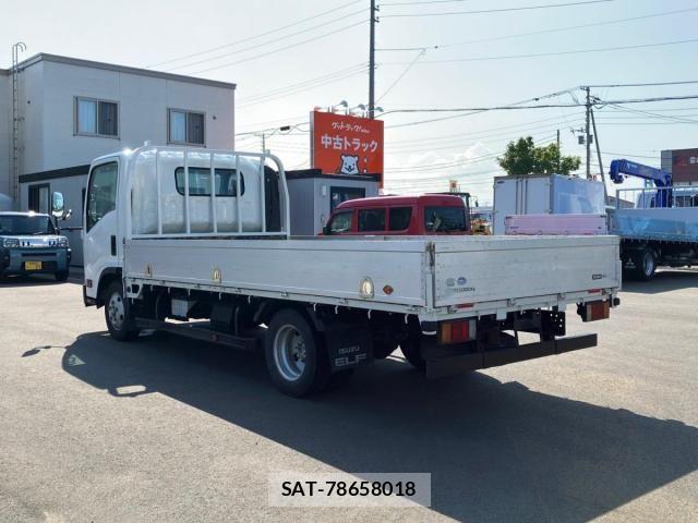 Isuzu ELF TRUCK 2013-07 8335706-3