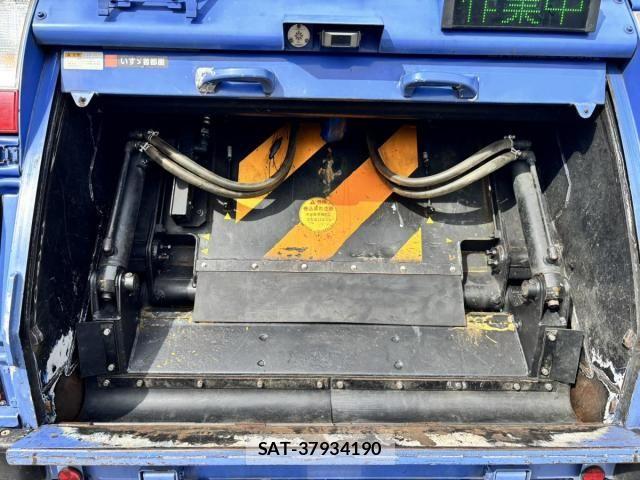 Isuzu ELF TRUCK 2017-11 8335688-12