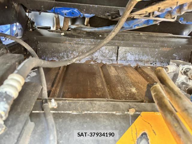Isuzu ELF TRUCK 2017-11 8335688-13