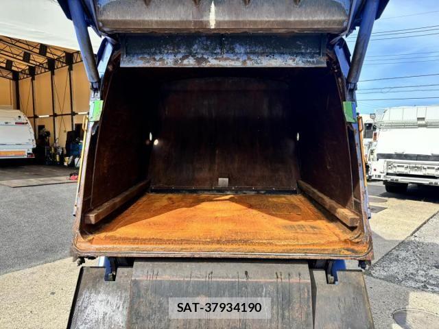Isuzu ELF TRUCK 2017-11 8335688-18