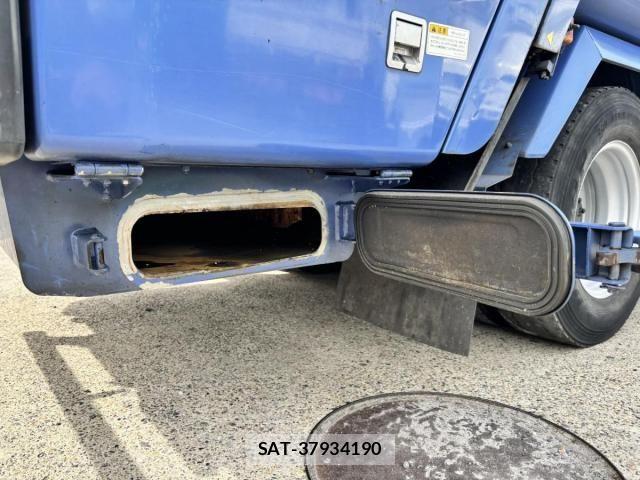 Isuzu ELF TRUCK 2017-11 8335688-8