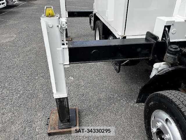 Isuzu ELF TRUCK 2000-09 8335705-6