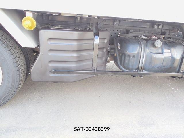 Isuzu ELF TRUCK 2017-11 8354389-11