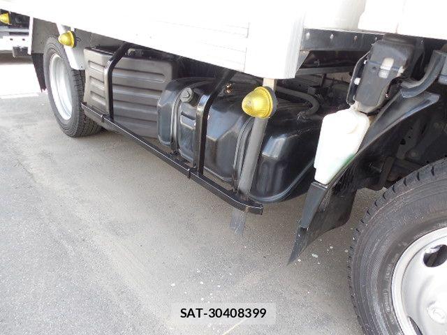 Isuzu ELF TRUCK 2017-11 8354389-12