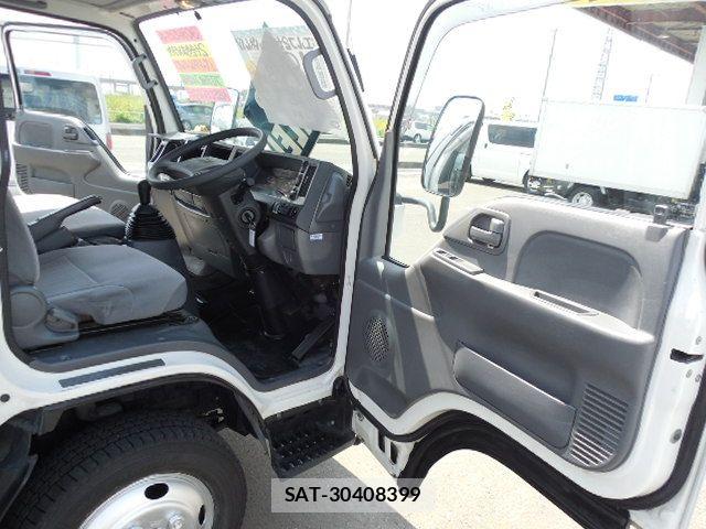 Isuzu ELF TRUCK 2017-11 8354389-19