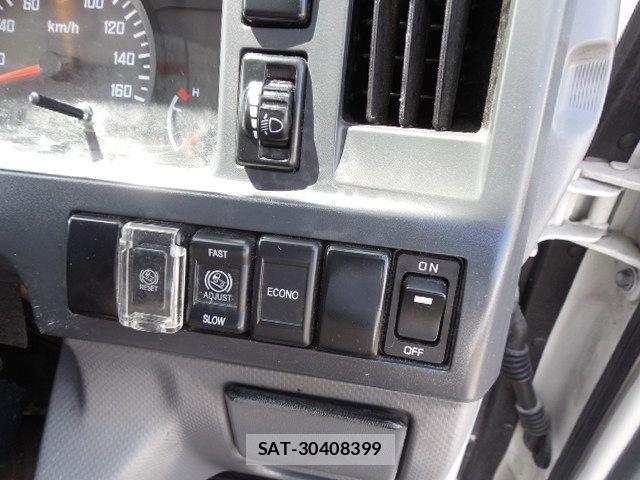 Isuzu ELF TRUCK 2017-11 8354389-29