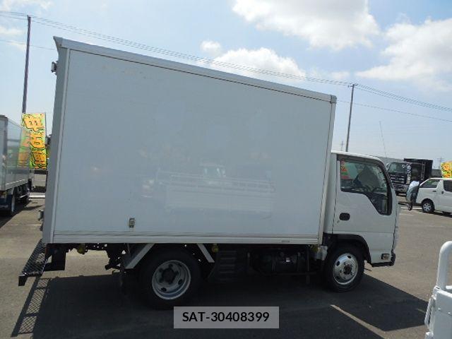 Isuzu ELF TRUCK 2017-11 8354389-3