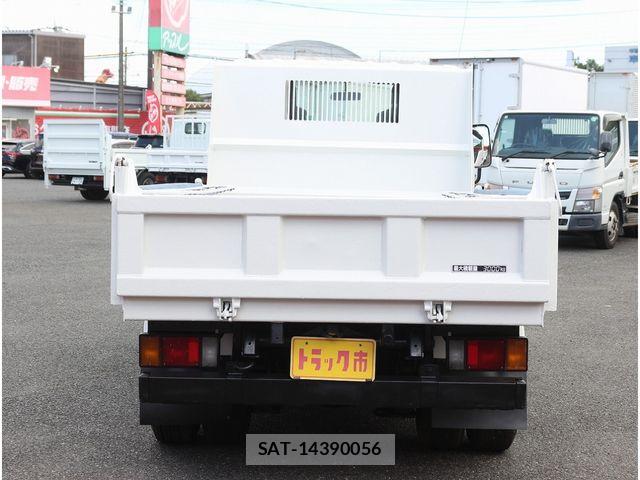 Isuzu ELF TRUCK 2012-05 8354386-6