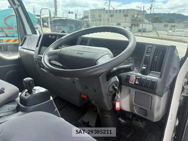 Isuzu ELF TRUCK 2012-03 8354387-5