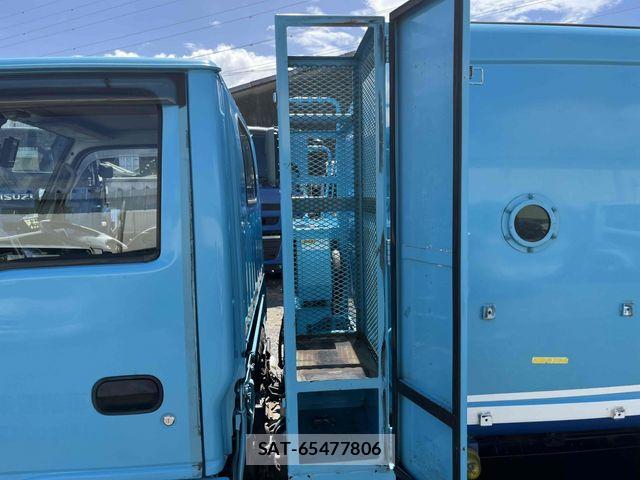 Isuzu ELF TRUCK 2015-07 8354378-6
