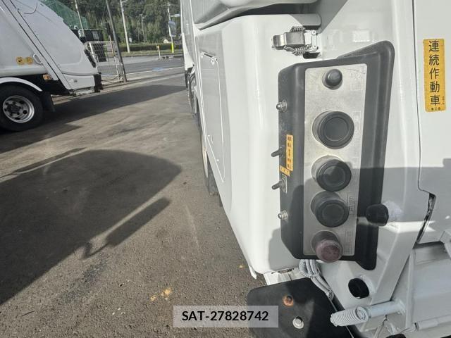 Isuzu ELF TRUCK 2012-07 8365741-10