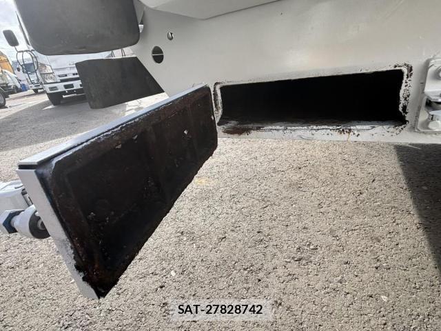 Isuzu ELF TRUCK 2012-07 8365741-12