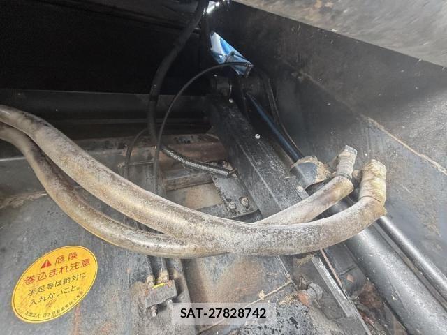 Isuzu ELF TRUCK 2012-07 8365741-16