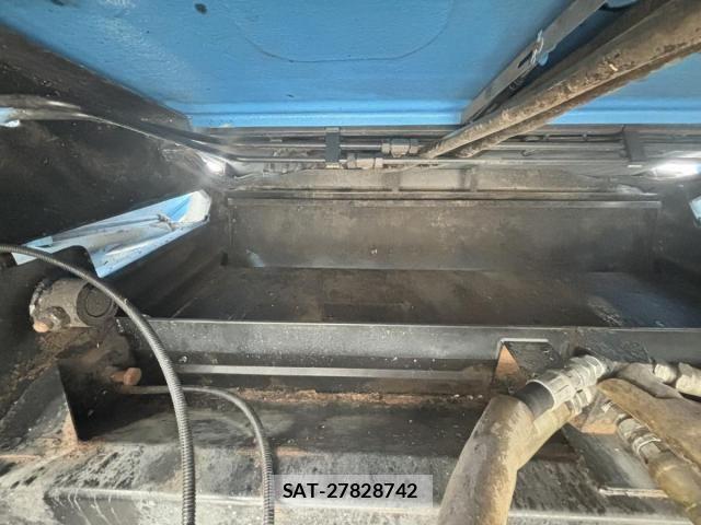 Isuzu ELF TRUCK 2012-07 8365741-17