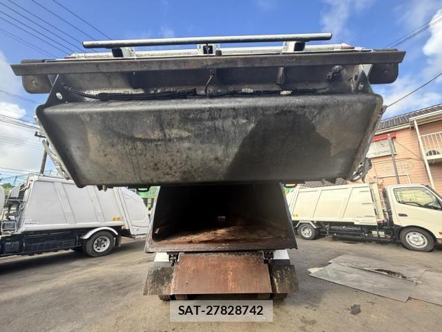 Isuzu ELF TRUCK 2012-07 8365741-22
