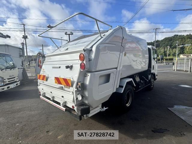 Isuzu ELF TRUCK 2012-07 8365741-4