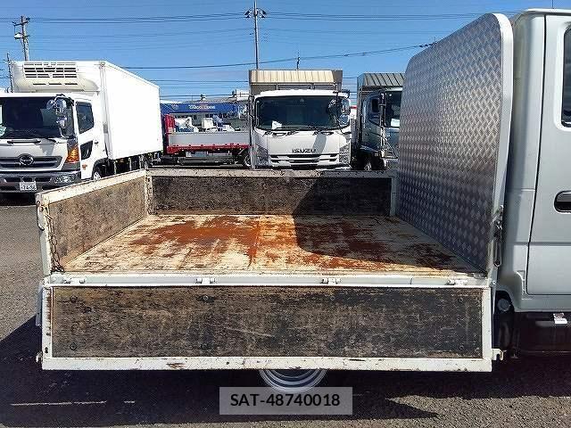 Isuzu ELF TRUCK 2011-12 8365743-4