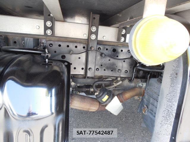Isuzu ELF TRUCK 2014-03 8365744-13