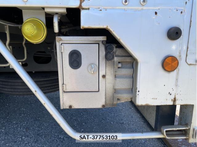 Isuzu ELF TRUCK 2017-02 8365740-12