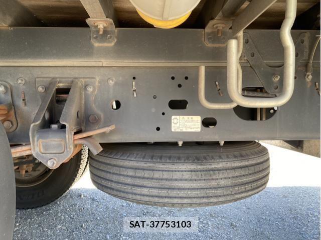 Isuzu ELF TRUCK 2017-02 8365740-15