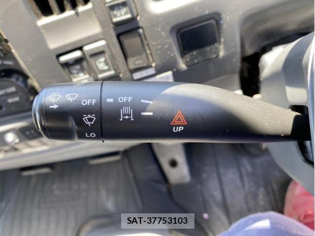 Isuzu ELF TRUCK 2017-02 8365740-23