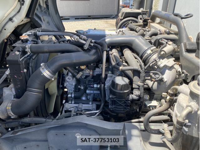 Isuzu ELF TRUCK 2017-02 8365740-25
