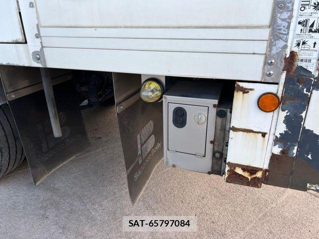 Isuzu ELF TRUCK 2019-06 8412190-17