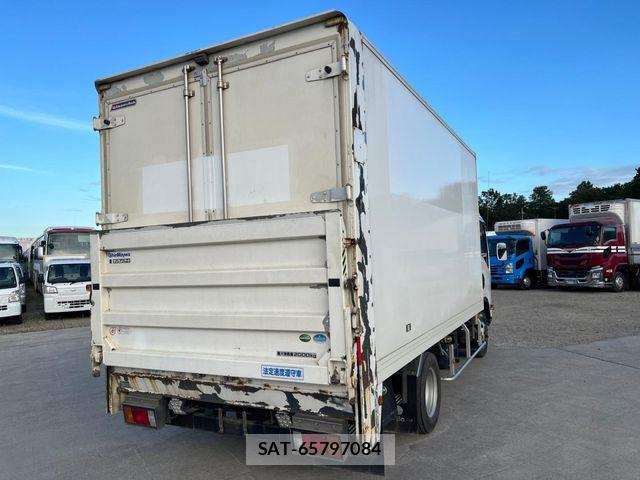 Isuzu ELF TRUCK 2019-06 8412190-2