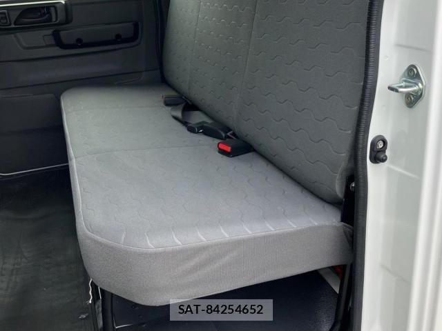 Isuzu ELF TRUCK 2025-03 8412185-18