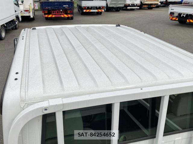 Isuzu ELF TRUCK 2025-03 8412185-22