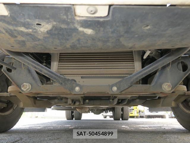 Isuzu ELF TRUCK 2017-12 8438094-21