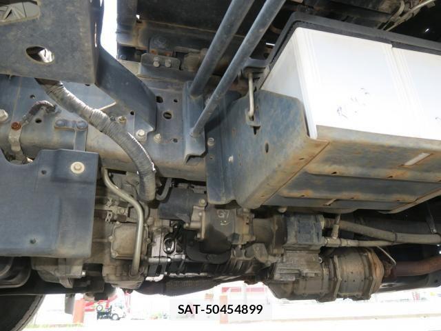 Isuzu ELF TRUCK 2017-12 8438094-23