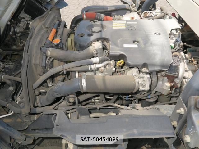 Isuzu ELF TRUCK 2017-12 8438094-24