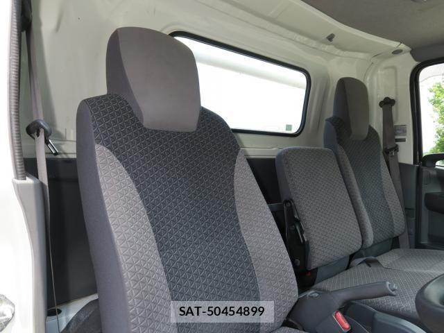 Isuzu ELF TRUCK 2017-12 8438094-28