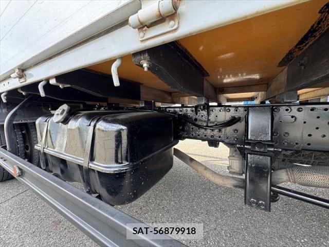 Isuzu ELF TRUCK 2018-06 8485342-11