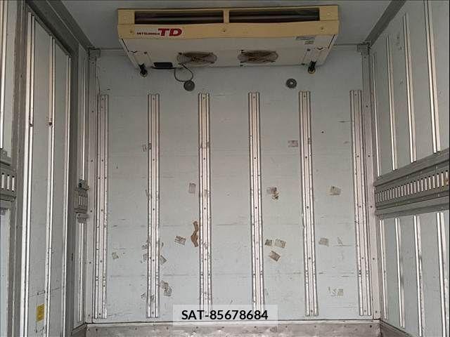 Isuzu ELF TRUCK 2005-03 8485344-3