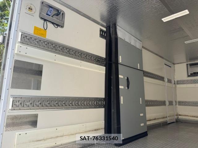 Isuzu ELF TRUCK 2016-07 8524658-11