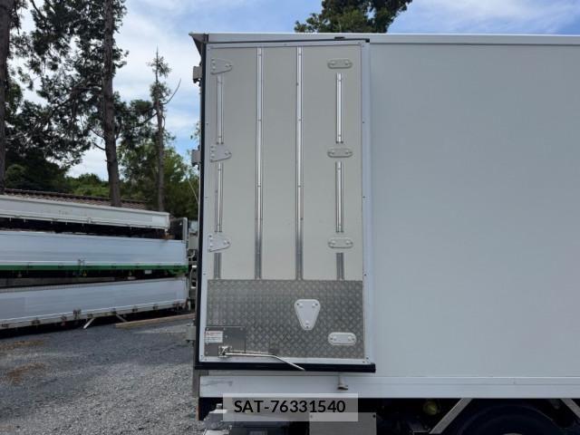 Isuzu ELF TRUCK 2016-07 8524658-19