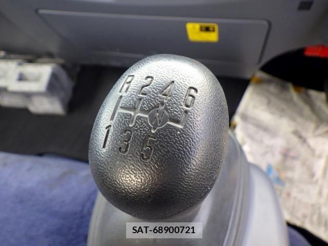 Isuzu ELF TRUCK 2015-02 8524635-18