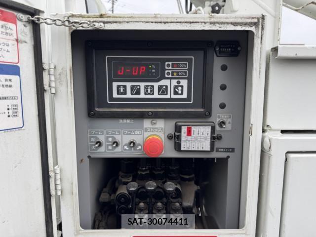 Isuzu ELF TRUCK 2018-04 8524741-11