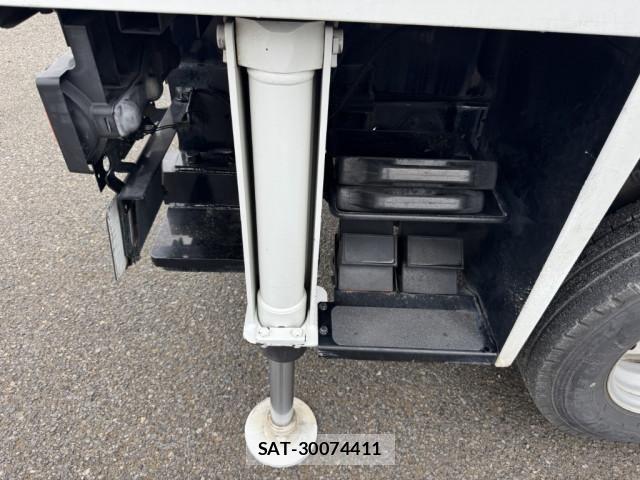 Isuzu ELF TRUCK 2018-04 8524741-19