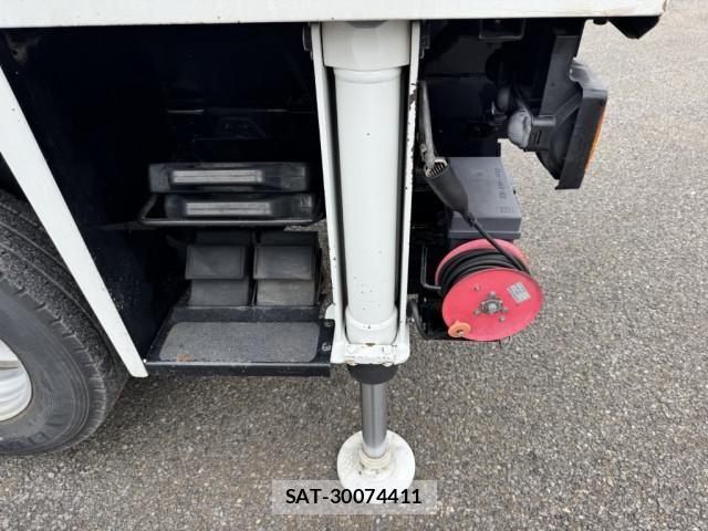 Isuzu ELF TRUCK 2018-04 8524741-22